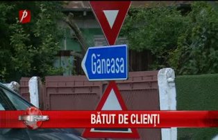 Taximetrist bătut de clienţi