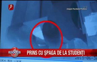 Prins cu spaga de la studenti