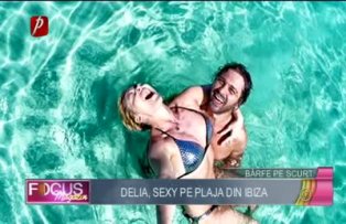 Delia, sexy pe plaja din Ibiza