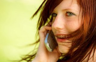 Ce se intampla cu tenul tau daca vorbesti prea mult la telefonul mobil