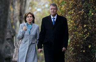 Carmen Iohannis si elevii ei vor o petrecere in pijamale. De ce se opune vehement directorul scolii