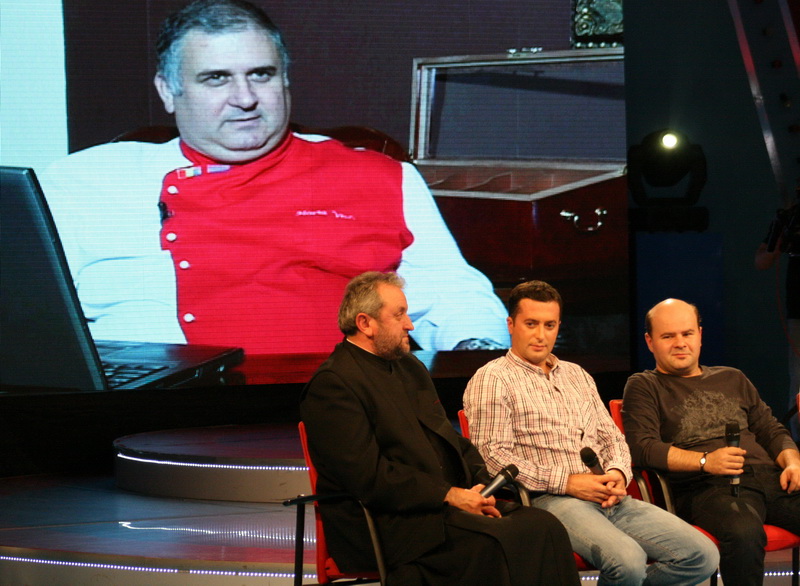 Mihai Gainusa si invitatii sai, intr-o editie speciala a “Cronicii Carcotasilor”, la Prima TV