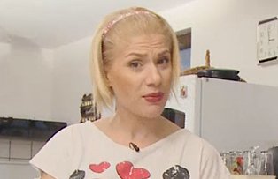 Tili Niculae, bucătareasa high-tech! Găteşte cu iPad-ul la "Cireaşa de pe tort"