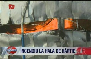 Incendiu la hala de hartie