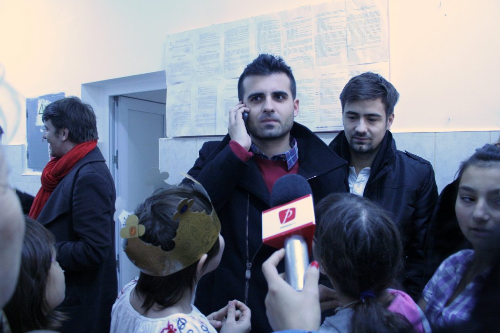 Actorii din “Iubiri secrete” s-au întâlnit cu copiii din Complexul Social Sfânta Maria
