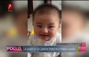 Clipul zilei: un bebe gusta lamaie pentru prima oara