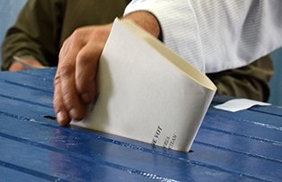 REZULTATE ALEGERI PREZIDENŢIALE, turul II - BEC: Iohannis 54,50%, Ponta 45,49%, după numărarea voturilor din 99,07% din secţii