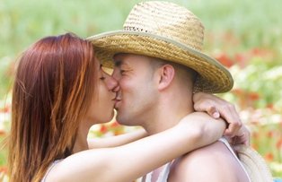 Tu stii sa saruti? 9 greseli majore care pun barbatii pe fuga