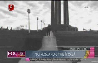 Nici ploaia nu o ţine în casă pe Delia Matache