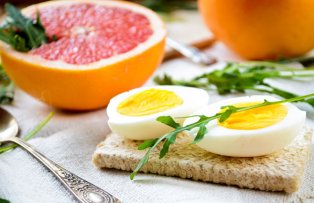 Dieta cu oua si grapefruit. Slabesti aproape 5 kilograme in 5 zile