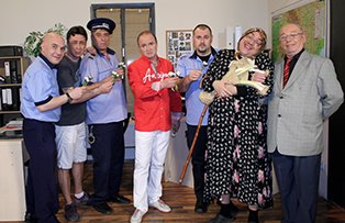 Ce cantecel, ce ghiocei... Prazul este la putere! Vezi care dintre "Trasnite" prefera ceapa olteneasca in locul vestitorilor primaverii!