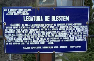 Blestemul de la manastirea Frasinei. Fenomen bizar in satul in care a murit mama Monicai Gabor