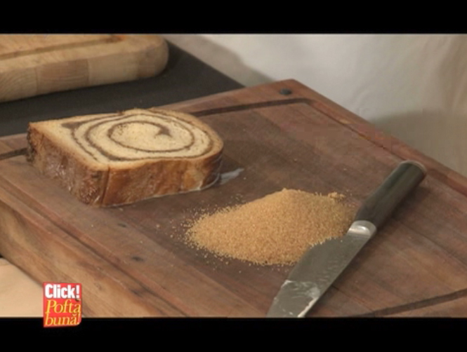 Cozonac prăjit, cu mascarpone şi căpşune
