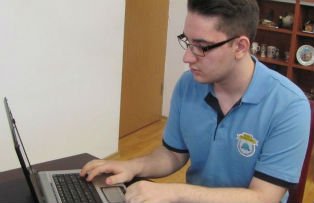 Inventie revolutionara a unui elev roman. Cu ajutorul ei, vom afla foarte simplu daca o tumora e canceroasa sau nu