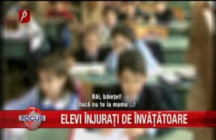 Elevi injurati de invatatoare