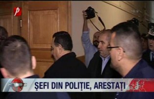 Sefii din politie arestati