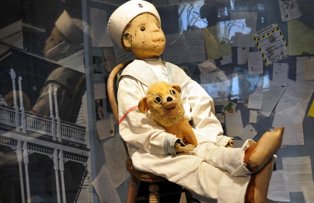 Povesti misterioase: Robert, papusa blestemata