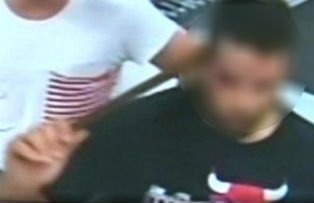 Un om a intrat intr-o benzinarie cu o tija metalica infipta in cap. Ce le-a spus celorlalti clienti intrece orice imaginatie
