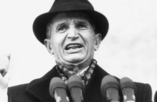 Cum l-a furat Ceausescu pe Regele playboy, Carol al II-lea