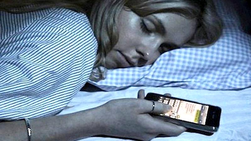 Ce efecte poate avea telefonul mobil asupra somnului