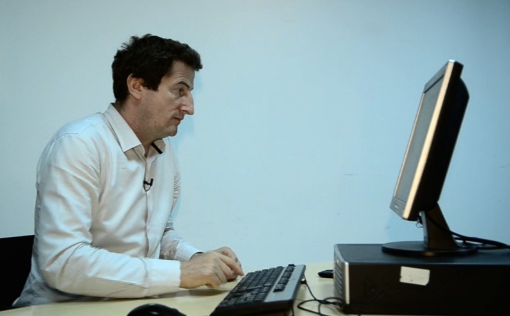 Facebook, primul subiect dezbătut la Adevărul despre România