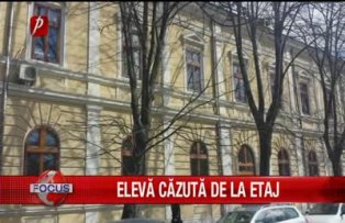 Elevă căzută de la etaj