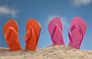 Cum te poti imbolnavi daca porti papuci de plaja