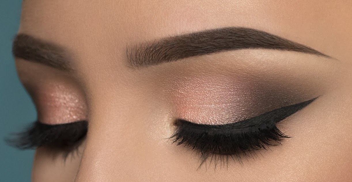 Ce poti pati la ochi din cauza machiajului de zi cu zi