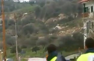 VIDEO inspaimantator! Alunecarile de teren au ras de pe fata pamantului un munte