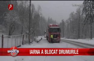 Iarna a blocat drumurile