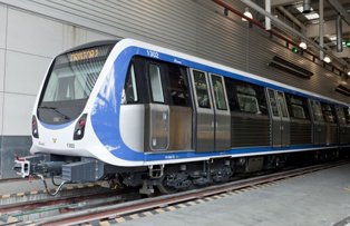 Noile trenuri de la metrou au probleme grave: "Le lipsesc piese si le cad suruburi"