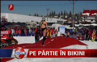 Pe partie in bikini