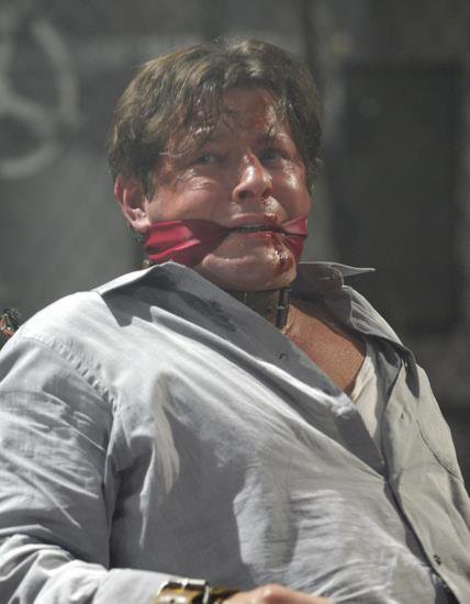 Actorul Costas Mandylor a fost cucerit de România. Protagonistul seriei de groază “Saw” a băut ţuică şi a mâncat mămăligă