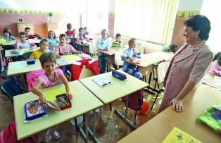 Veste buna pentru profesori. Se reiau gradatiile de merit si vor putea primi bani in plus la salariu
