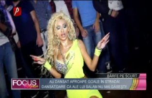 Au dansat aproape goale în stradă! Dansatoare ca ale lui Salam nu mai găseşti!
