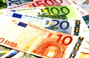Efectul alegerilor din Grecia. Cat a ajuns euro fata de dolar