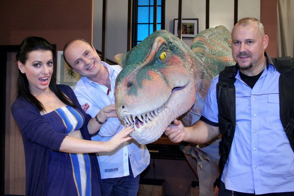 Dinozaurii au navalit in platoul Trasnitilor de la Prima TV