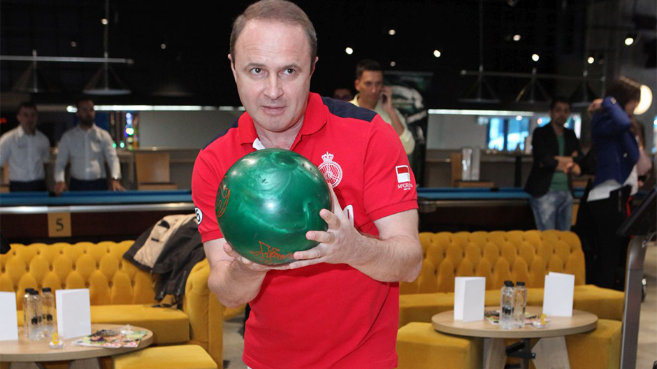 Vedetele Prima TV au intrat în competiţie pentru Cupa VIP la Bowling