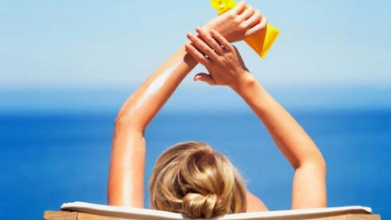 Te-ai dat cu crema de protectie solara? Uite ce se intampla in corpul tau dupa 24 de ore