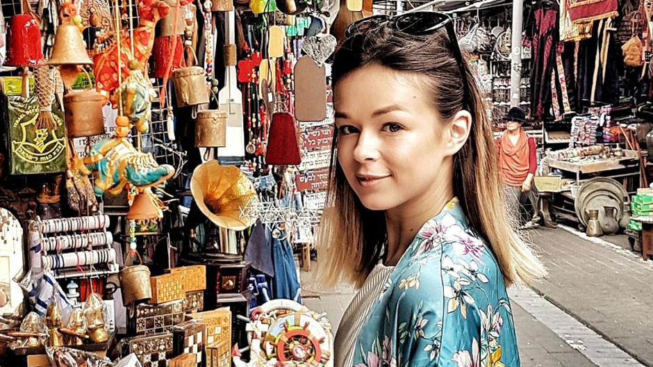 Ioana Petric vacanţă relaxantă inaintea unui nou sezon Cronica Cârcotaşilor