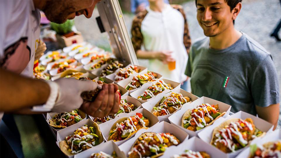 Bucuresti, capitala streetfoodului European. Luna septembrie  este dedicata gurmanzilor!